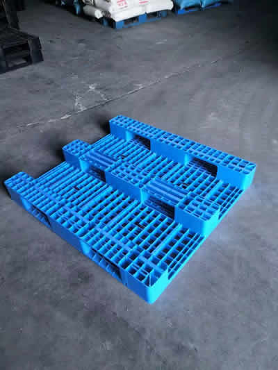 如何清洗塑料托盤(pán)